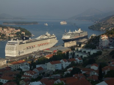 12 Gedränge im Hafen.jpg