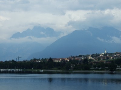 8 es zieht sich zu.jpg