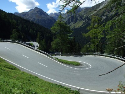 9 Maloja Serpentinen.jpg